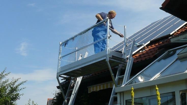 Correctly secure any workers on the roof when doing solar panel maintenance